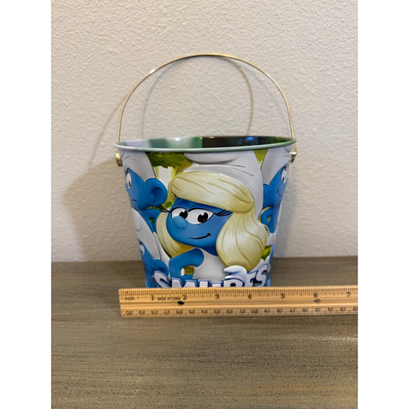 Smurfs 2025 AMC Exclusive Popcorn Bucket Tin Smurfette - Picture 2 of 12